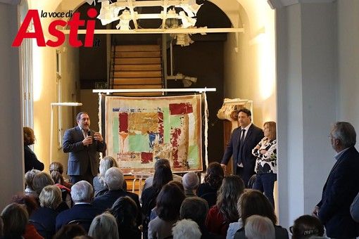 Intrecci di storia e cultura nella 'calata' dell'arazzo Scassa omaggio a Gribaudo (Foto e Video) Intrecci di storia e cultura nella 'calata' dell'arazzo Scassa omaggio a Gribaudo (Foto e Video)