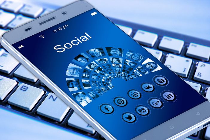 Sito web o social media: cosa serve a un’azienda?