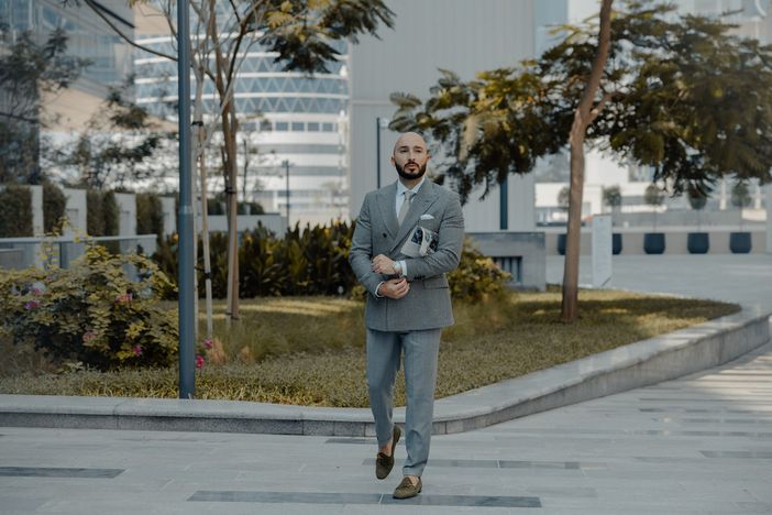 Daniele Pescara, il finanziere veneto che da oltre un decennio accompagna i più avveduti italiani ad Investire in Medio Oriente. Daniele Pescara, il finanziere veneto che da oltre un decennio accompagna i più avveduti italiani ad Investire in Medio Oriente.