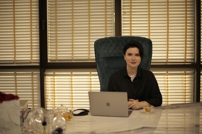 Dr. Hande Ulusal sottolinea le considerazioni chiave per l'aumento delle labbra Dr. Hande Ulusal sottolinea le considerazioni chiave per l'aumento delle labbra