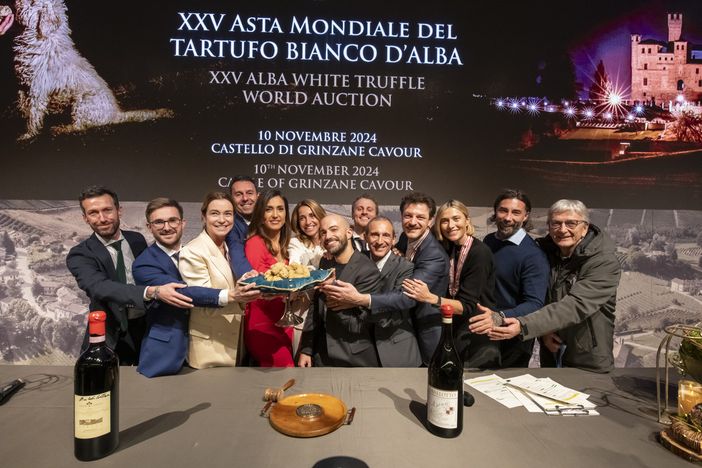 Domenica 9 novembre, al castello di Grinzane Cavour, solidarietà e Tartufo Bianco d’Alba protagonisti nell’evento promosso dall’Enoteca Regionale Piemontese Cavour Domenica 9 novembre, al castello di Grinzane Cavour, solidarietà e Tartufo Bianco d’Alba protagonisti nell’evento promosso dall’Enoteca Regionale Piemontese Cavour