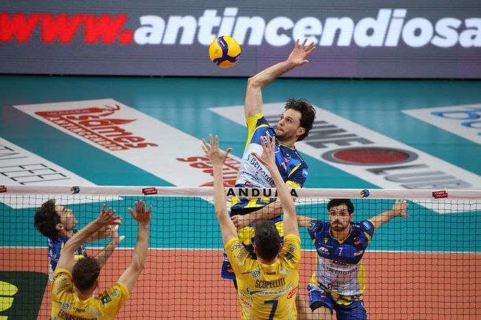 Lorenzo Codarin in attacco durante il match contro Prata (Foto Valerio Giraudo)