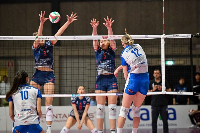 Volley A2/F: Bam Mondovì ancora a testa bassa! La Resinglass Olbia manda al tappeto il Puma con un pesante 3-0 Volley A2/F: Bam Mondovì ancora a testa bassa! La Resinglass Olbia manda al tappeto il Puma con un pesante 3-0