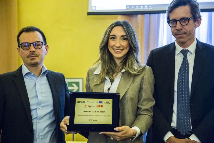 Giorgia La Barbera vince il primo premio di "Gli studenti raccontano le imprese sostenibili" Giorgia La Barbera vince il primo premio di "Gli studenti raccontano le imprese sostenibili"