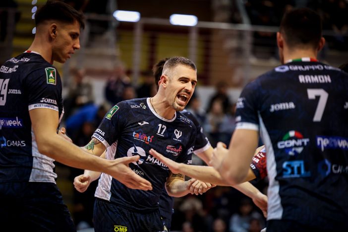 La grinta di Michele Baranowicz con la maglia di Cisterna (Foto Cisterna Volley)