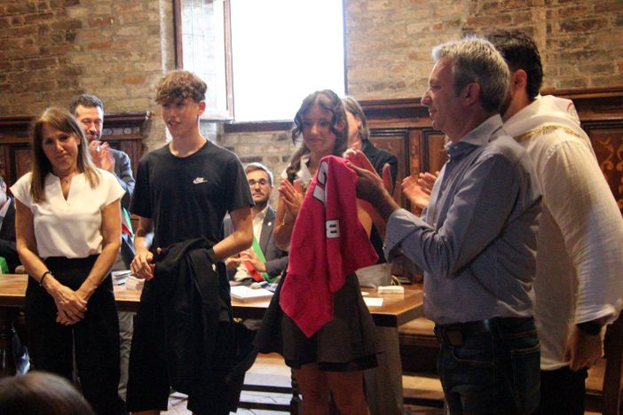 La consegna della maglia in ricordo di "Betto" Rolfo