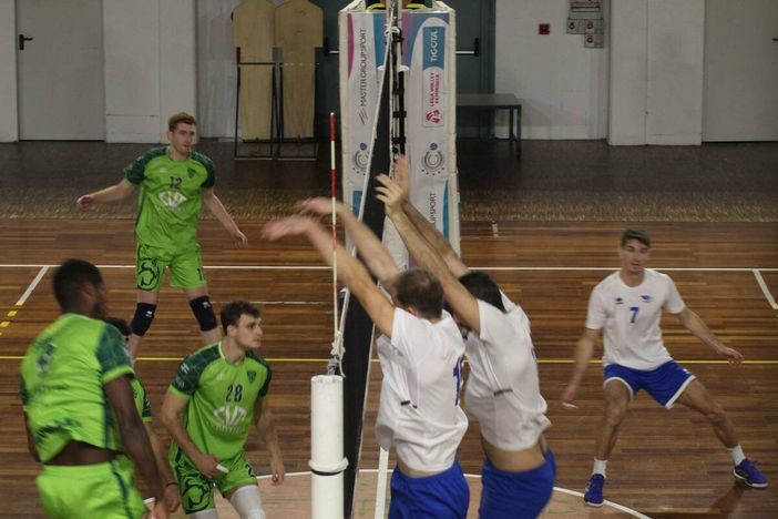 Una fase di gioco della partita con il Mozzate