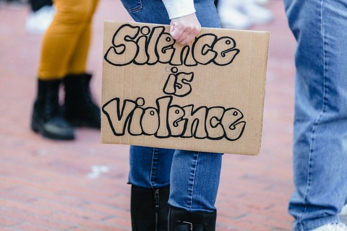 Un anno, quasi 6mila richieste d’aiuto. Il Telefono Rosa racconta la violenza quotidiana Un anno, quasi 6mila richieste d’aiuto. Il Telefono Rosa racconta la violenza quotidiana
