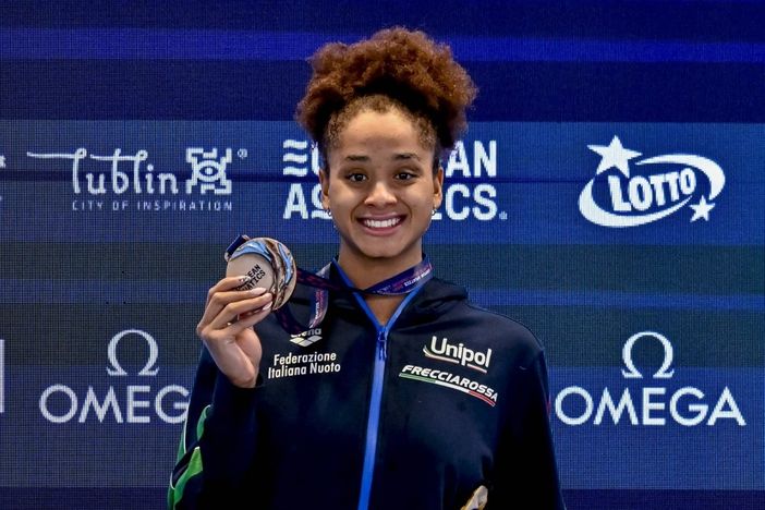 NUOTO / Storico bronzo per Sara Curtis nei 100 stile agli Europei, ottimo settimo posto di Anita Gastaldi nei 200 misti