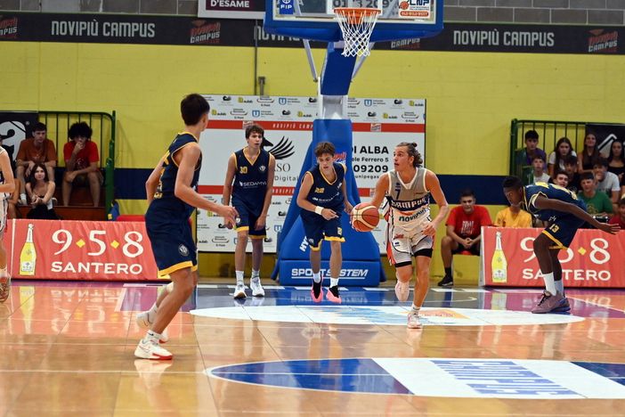 BASKET U17 / A Corneliano la super sfida per il primo posto tra Campus e Tortona BASKET U17 / A Corneliano la super sfida per il primo posto tra Campus e Tortona