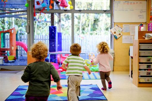 Gli aumenti delle tariffe dei nidi albesi. "Troppi e non tempestivi, le famiglie devono essere tutelate"