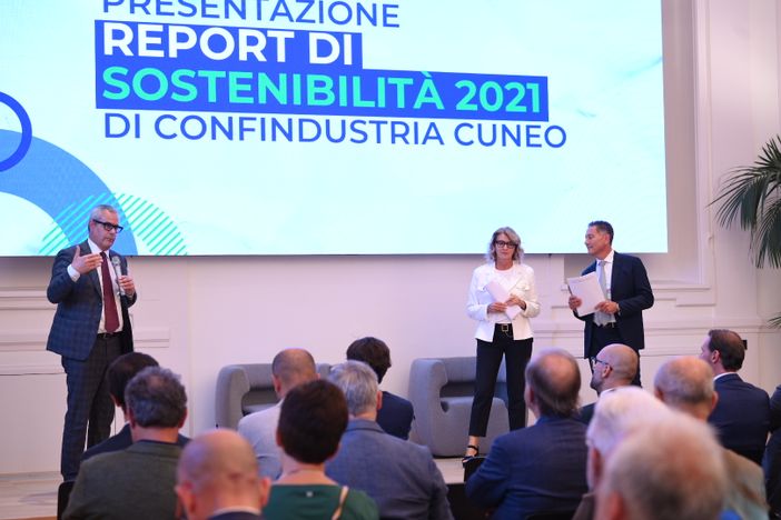 Un momento della presentazione del report Sostenibilità di Confindustria Cuneo