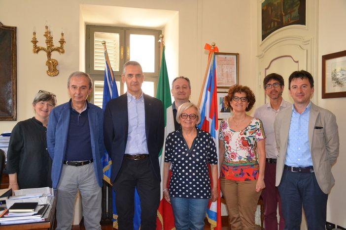L'amministrazione comunale con Sergio Dogliani, neo Commendatore della Repubblica