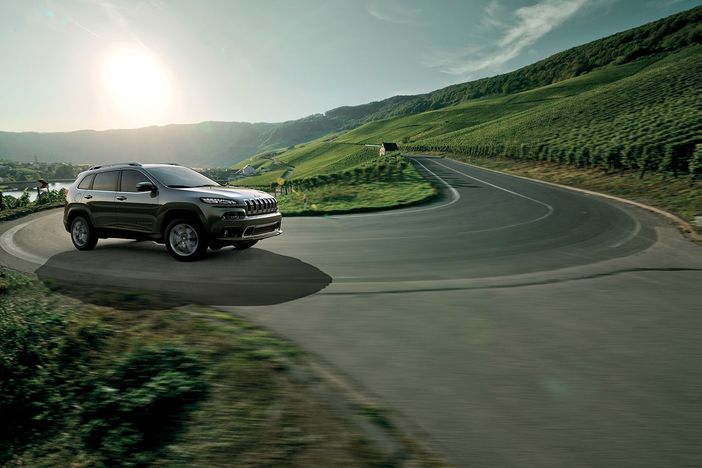 La nuova Jeep Cherokee si rinnova con l’arricchimento degli allestimenti.