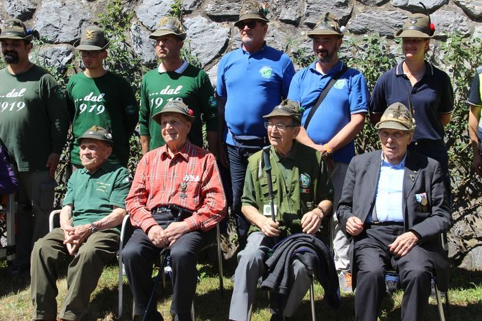 Centinaia di alpini al Sacrario del Colle di Nava per ricordare il sacrificio della Divisione Alpina Cuneense