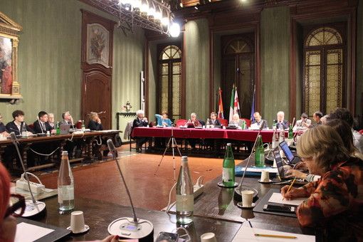 "Un bilancio senza colori e cambiamento per Alba": critiche al previsionale dell’amministrazione Gatto "Un bilancio senza colori e cambiamento per Alba": critiche al previsionale dell’amministrazione Gatto