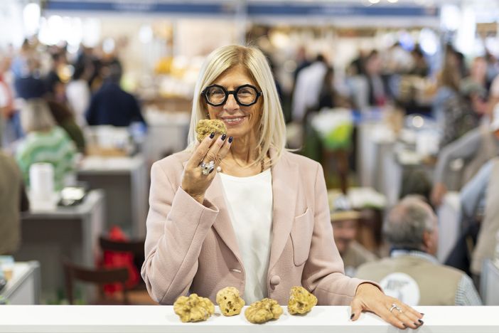 "I ricordi di Papa Francesco e Mattarella: simboli della Fiera del Tartufo Bianco d'Alba"