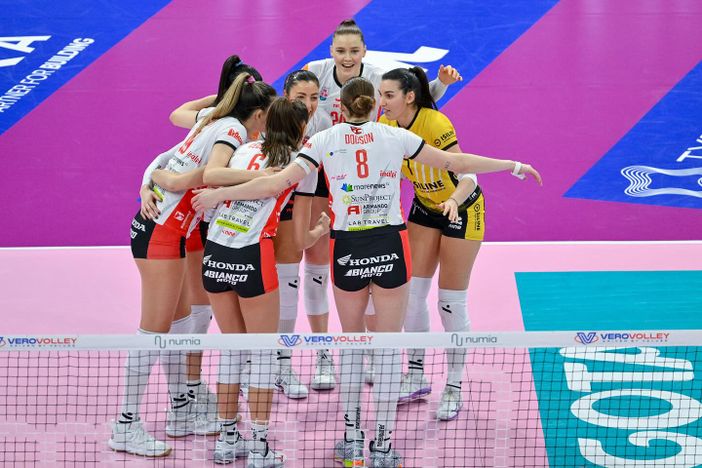Volley A1F. Milano troppo forte per Cuneo: 3-0. Primasso: "Secondo e terzo set giocato alla pari" [VIDEO]
