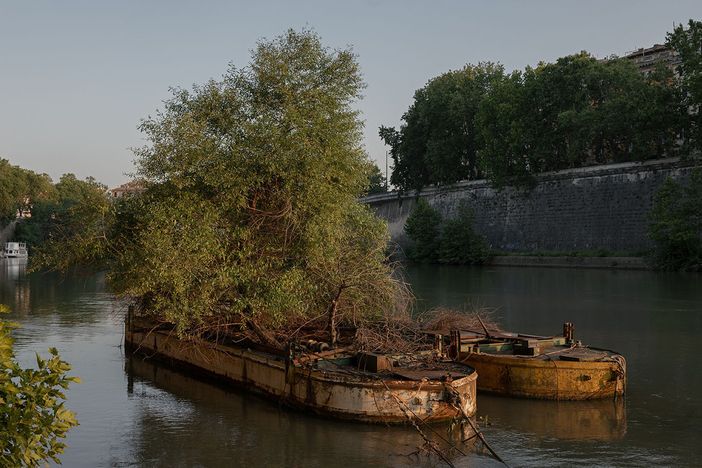 Due sguardi, un paesaggio: alla Casa del Fiume di Cuneo Sara Nicomedi e Baptiste Lignel raccontano la relazione tra uomo, natura e memoria