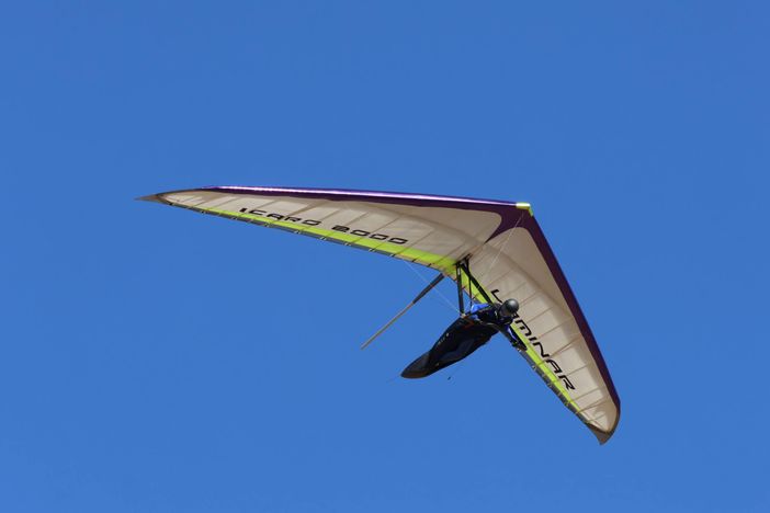 Manuel Revelli con il suo deltaplano