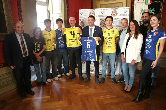 Due nuove società sportive presentate in grande stile in Comune: Fossano Volley e Brassano calcio