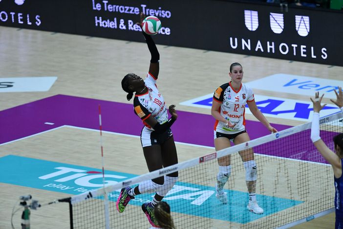 Binto Diop durante la partita di Conegliano (Foto Imoco Volley) Binto Diop durante la partita di Conegliano (Foto Imoco Volley)