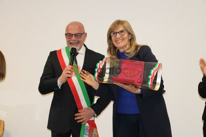 Eugenia Carfora con il sindaco di Farigliano Ivano Airaldi