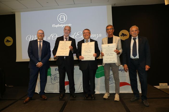 Anap Confartigianato Cuneo: tre maestri artigiani della Granda premiati alla cerimonia nazionale dei maestri d’opera e d’esperienza Anap Confartigianato Cuneo: tre maestri artigiani della Granda premiati alla cerimonia nazionale dei maestri d’opera e d’esperienza