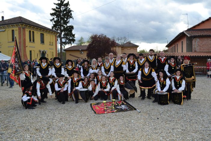 Alba, bandiere in piazza Duomo con la prima edizione del Trofeo Maurizio Pioggia Alba, bandiere in piazza Duomo con la prima edizione del Trofeo Maurizio Pioggia