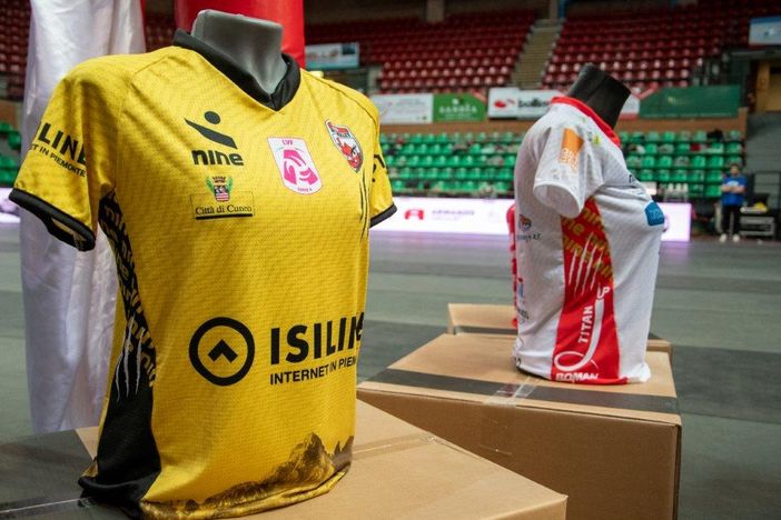 C’è Il Monviso sulle nuove divise da libero della Cuneo Granda S.Bernardo brandizzate Isiline