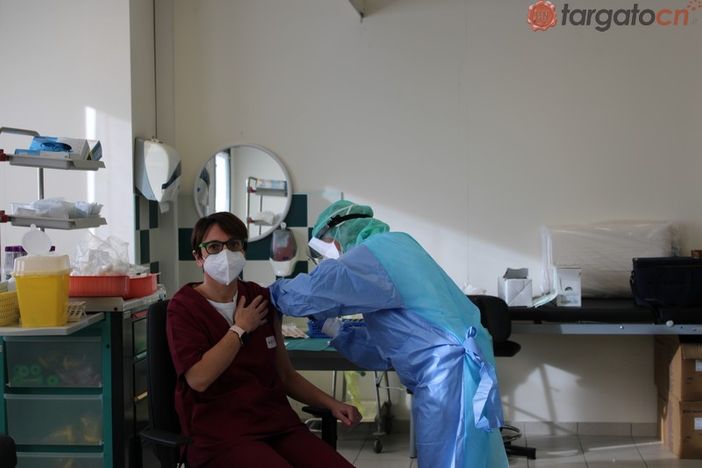 Mondovì: al via le vaccinazioni contro il Covid anche al Regina Montis Regalis  (FOTO E VIDEO)