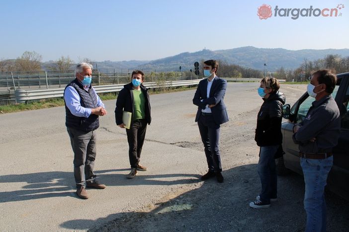 Un momento del sopralluogo in via della fabbriche