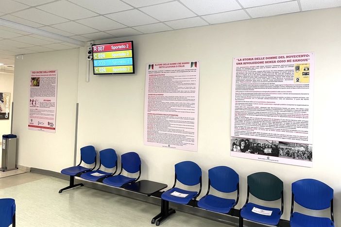 “Storie di donne” su manifesti affissi in Cn1 e S. Croce e Carle “Storie di donne” su manifesti affissi in Cn1 e S. Croce e Carle