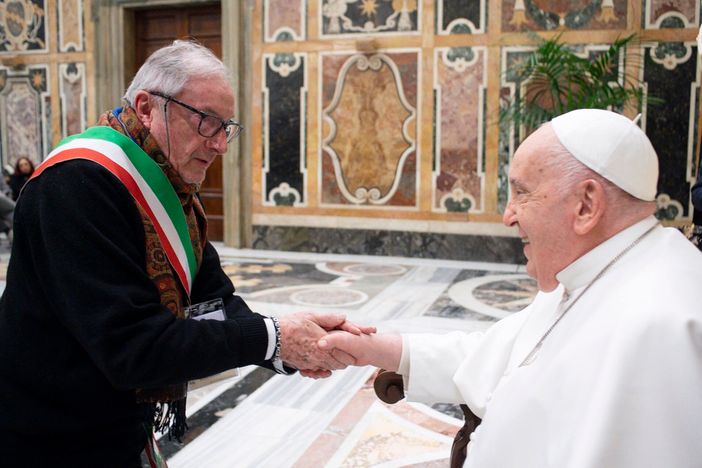 Il sindaco Mario Marone con Papa Francesco