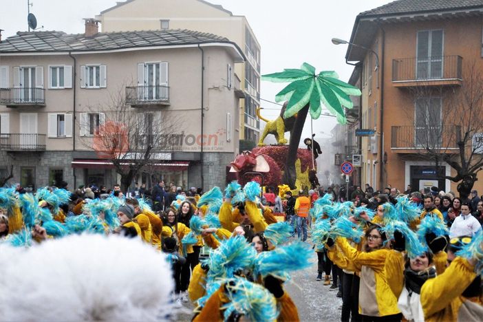 Il carro di Carnevale di Barge