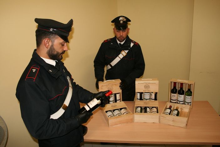 Bra: vendeva falso "vino pregiato", denunciato 55enne torinese