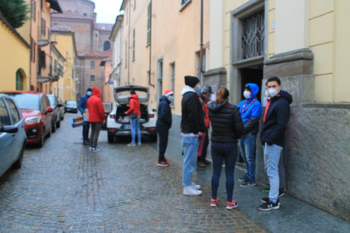 consegna dei pasti sospesi a Fossano con la Caritas