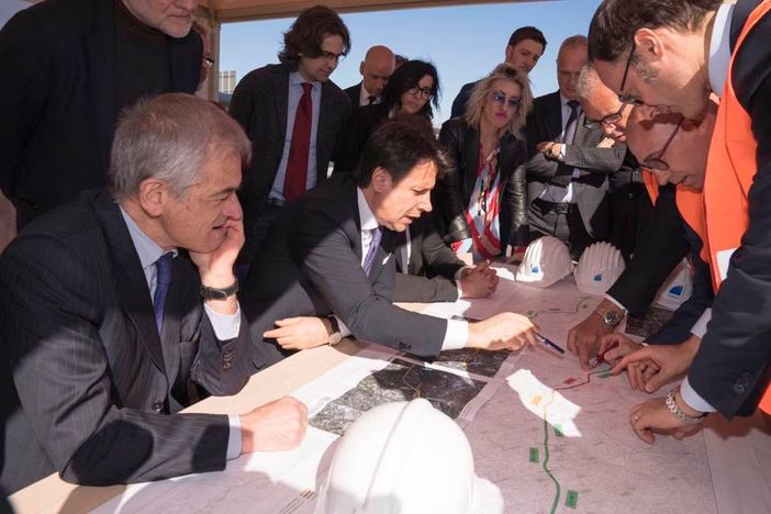 Conte, Toninelli insieme a Chiamparino durante il sopralluogo dello scorso 18 marzo (Foto da Fb)