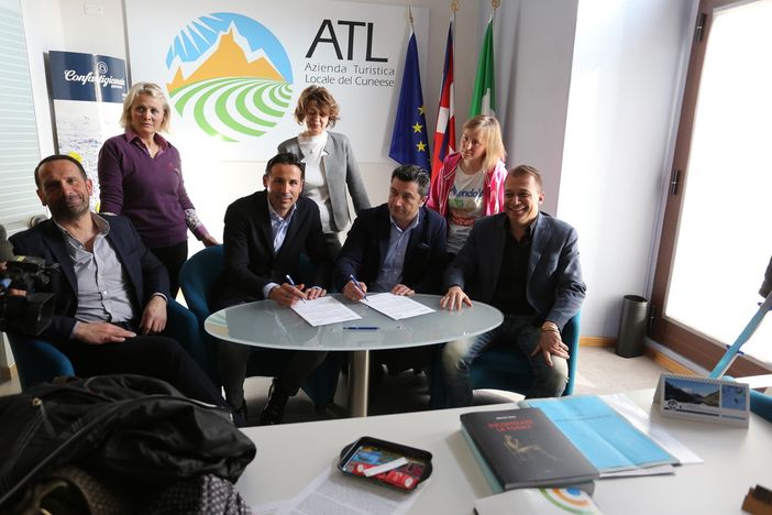 Firmata la convenzione Frabosa Sottana e Atl che gestirà l'ufficio Iat per tre anni (VIDEO)