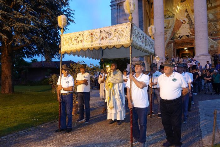 Alcuni momenti della solennità del Corpus Domini, a Bra