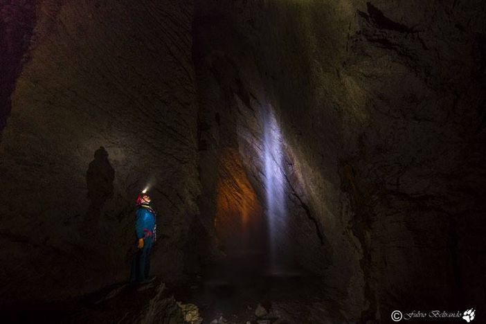 La sala della cascata delle grotte di Rio Martino