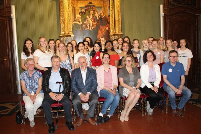 Alba: accolti in città i ragazzi dello Junger Kammerchor Böblingen Alba: accolti in città i ragazzi dello Junger Kammerchor Böblingen