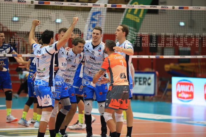 La MA Acqua S.Bernardo Cuneo affronta Cantù nella prima sfida in casa (Foto: Margherita Leone) La MA Acqua S.Bernardo Cuneo affronta Cantù nella prima sfida in casa (Foto: Margherita Leone)