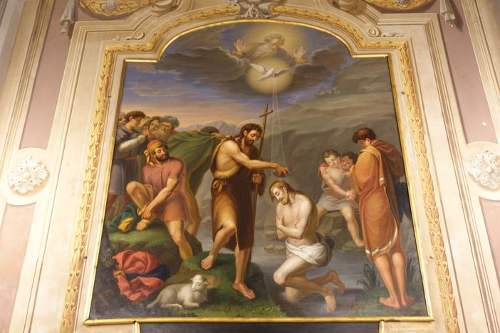 Nella foto il Battesimo di Gesù (chiesa dei Battuti Neri, a Bra)