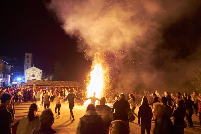 Roumiage, domenica 28, apertura del concerto con l'omaggio a Mauris