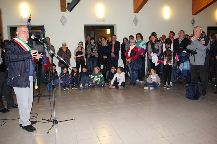 Alba, niente fiaccolata di Treiso a causa del vento: tutti nel salone polifunzionale per festeggiare il 25 aprile Alba, niente fiaccolata di Treiso a causa del vento: tutti nel salone polifunzionale per festeggiare il 25 aprile