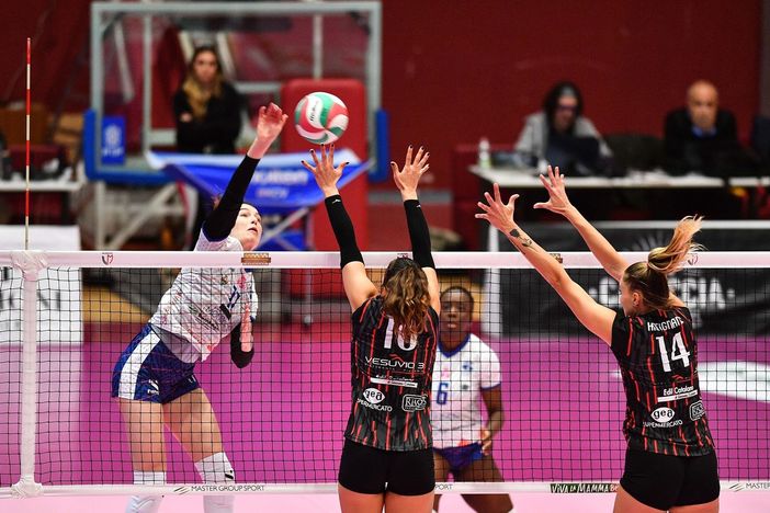 Volley A2/F - E' un Puma da dimenticare! Una grintosa Narconon Melendugno rifila un pesante 3-0 alla Lpm Bam Mondovì