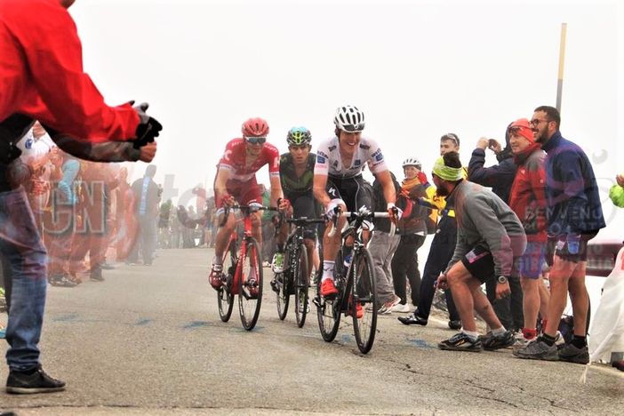 Maggio 2016: il passaggio del Giro d'Italia sul Colle dell'Agnello Maggio 2016: il passaggio del Giro d'Italia sul Colle dell'Agnello