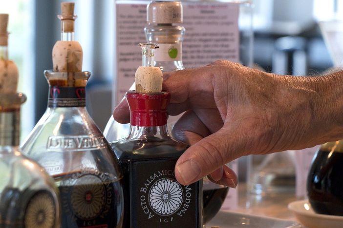 Glassa, aceto di vino e balsamico di Modena De Nigris