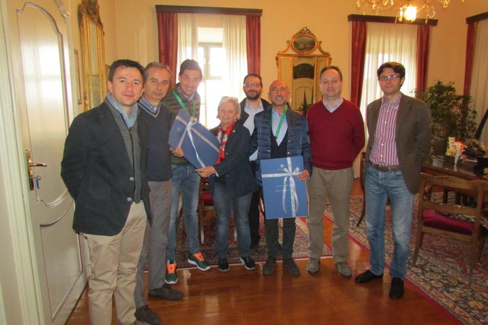 Maratoneti braidesi ricevuti dalla giunta comunale